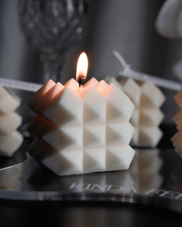 Nến khối vuông gai nhọn