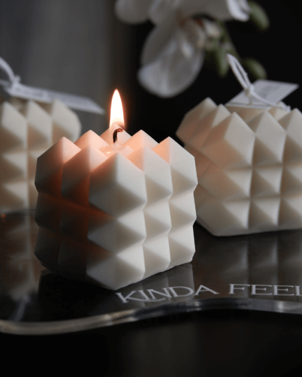 Nến thơm lãng mạn trang trí nội thất