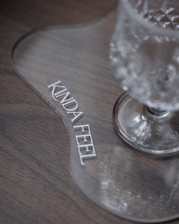 Miếng lót mica trang trí