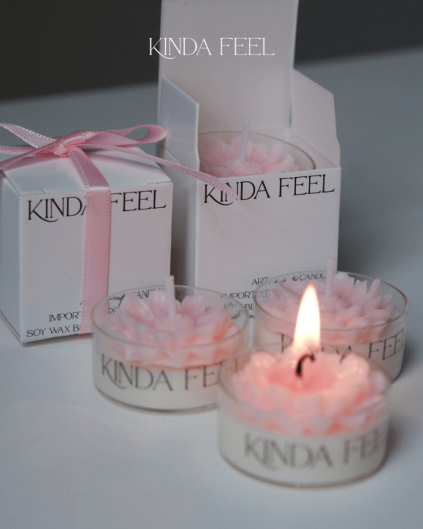 Nến tealight hồng tạo hình hoa Kinda Feel làm quà tặng