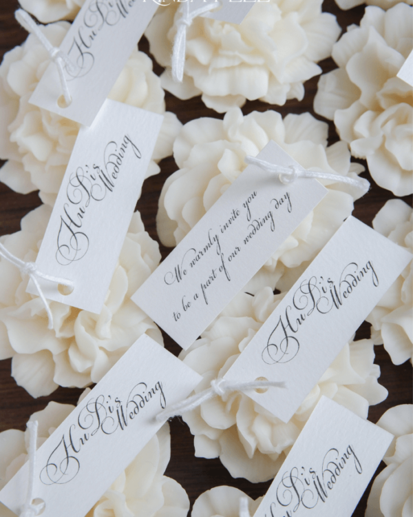 Floret 1 Nến thơm hoa Floret tạo hình được custom theo tên khách hàng